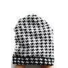 Шапка  бело-черная, зимняя Шапка  бело-черная, зимняя