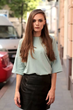 Футболка оливковая, женская оверсайз 20-003 Футболка оливковая, женская оверсайз 20-003