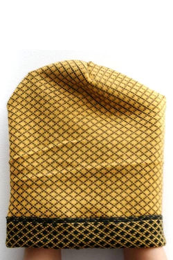 Шапка  желто-черная, зимняя Шапка  желто-черная, зимняя