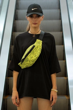 Футболка черная, женская оверсайз Футболка черная, женская оверсайз